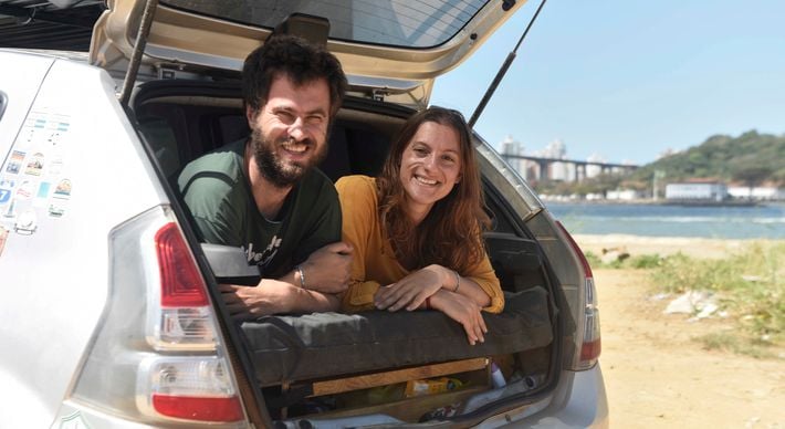 Os gaúchos Carina Furlanetto e João Paulo Milesk estão fazendo um tour pelo Brasil após rodar outros países da América do Sul