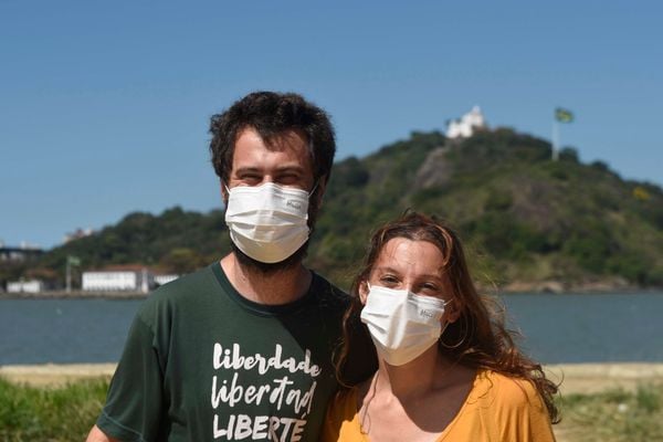 Carina Furlanetto e João Paulo Mileski, jornalistas que  já estiveram em 10 países com o seu Sandero e agora fazem um tour de carro pelo país