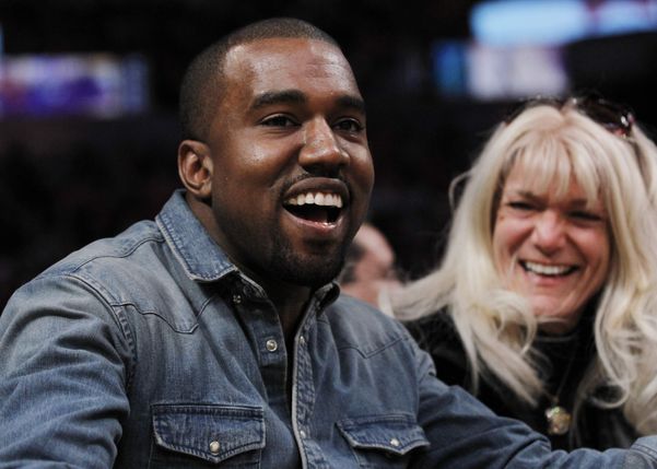 Kanye West durante uma partida da NBA em 2011