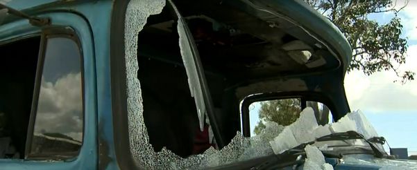 Motorista fura pneus e destrói porta de caminhão durante briga de trânsito na Serra