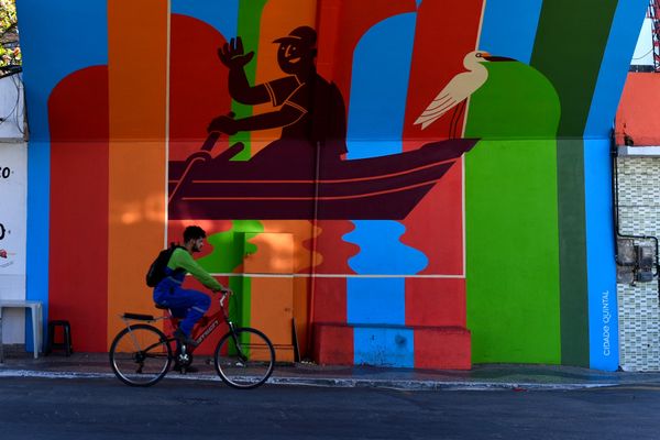 Viaduto de Paul recebe pintura 3D e homenagem aos Catraieiros por Fernando Madeira