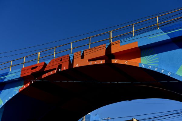 Viaduto de Paul recebe pintura 3D e homenagem aos Catraieiros por Fernando Madeira