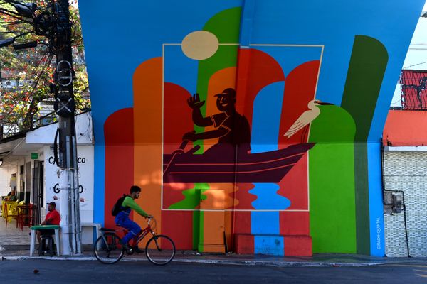 Viaduto de Paul recebe pintura 3D e homenagem aos Catraieiros por Fernando Madeira
