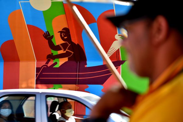 Viaduto de Paul recebe pintura 3D e homenagem aos Catraieiros por Fernando Madeira