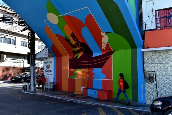 Viaduto de Paul recebe pintura 3D e homenagem aos Catraieiros por Fernando Madeira