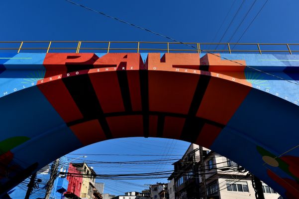 Viaduto de Paul recebe pintura 3D e homenagem aos Catraieiros por Fernando Madeira