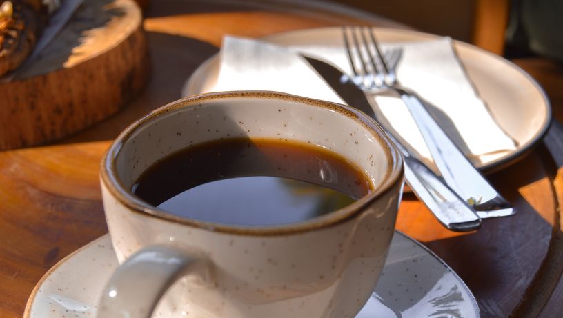 Café filtrado/coado servido no Mangalô Cafe Bar, na Curva da Jurema, em Vitória