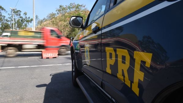 A equipe de perícia da Polícia Científica foi acionada por volta das 20h45 para a remoção dos corpos