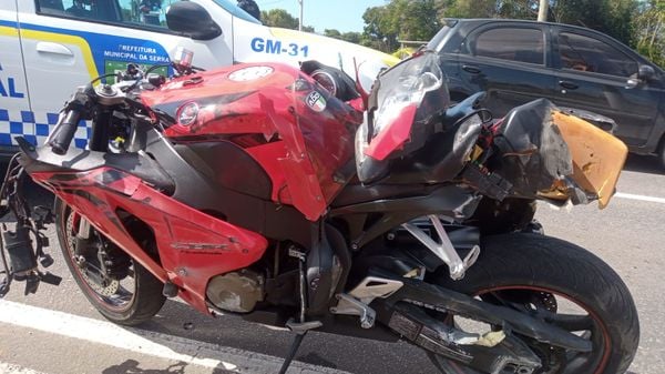 Homem pilotava a moto modelo Honda 1000 RR quando sofreu o acidente