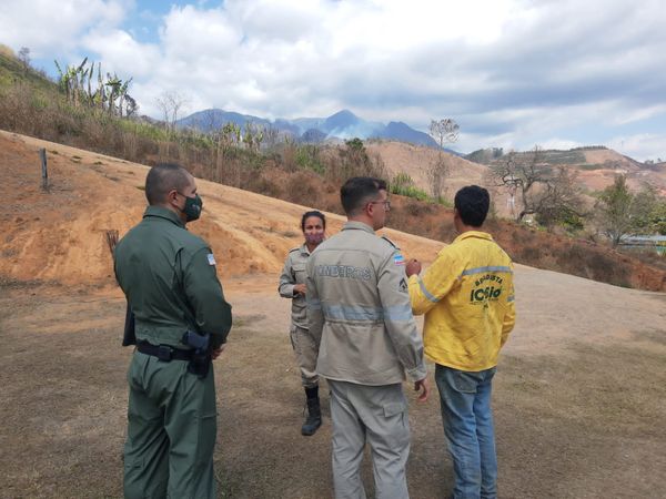 Incêndio destroi vegetação no Parque Nacional do Caparaó  por Divulgação/ Notaer
