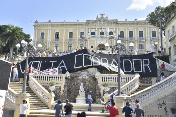 Protesto foi encerrado nas escadarias do Palácio Anchieta, no Centro de Vitória por Ricardo Medeiros