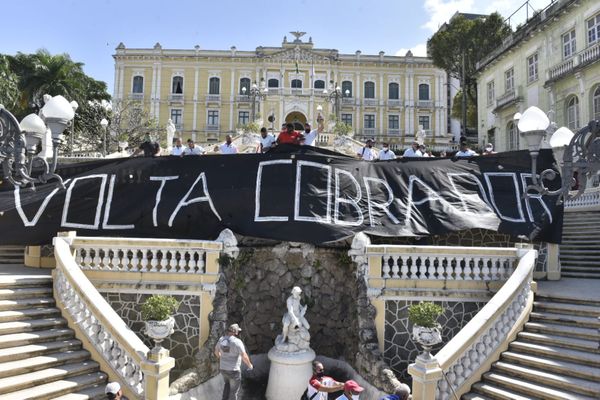 Protesto foi encerrado nas escadarias do Palácio Anchieta, no Centro de Vitória por Ricardo Medeiros