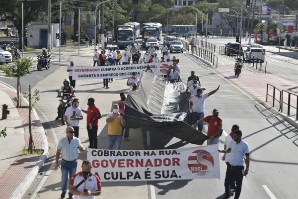 Sindirodoviários faz protesto pedindo pelo retorno dos cobradores afastados desde o início da pandemia por Ricardo Medeiros