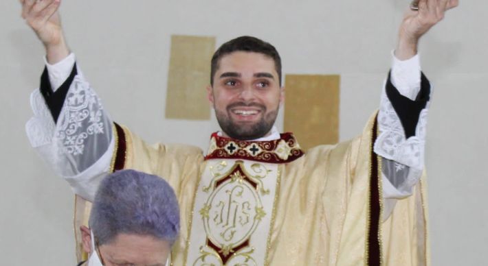 Objeto litúrgico precioso foi utilizado na primeira missa celebrada pelo monsenhor Rômulo Balestrero, em 1954