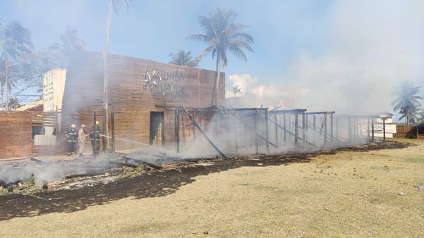 Incêndio atinge casa de shows em Guarapari por Corpo de Bombeiros/ Divulgação
