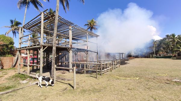 Incêndio atinge casa de shows em Guarapari por Corpo de Bombeiros/ Divulgação