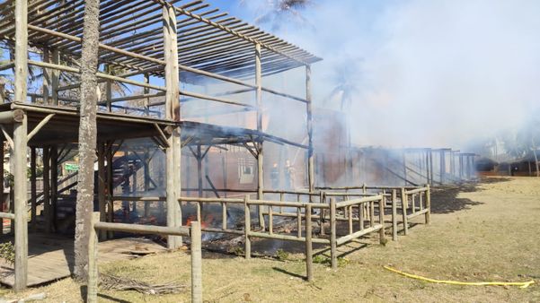 Incêndio atinge casa de shows em Guarapari por Corpo de Bombeiros/ Divulgação