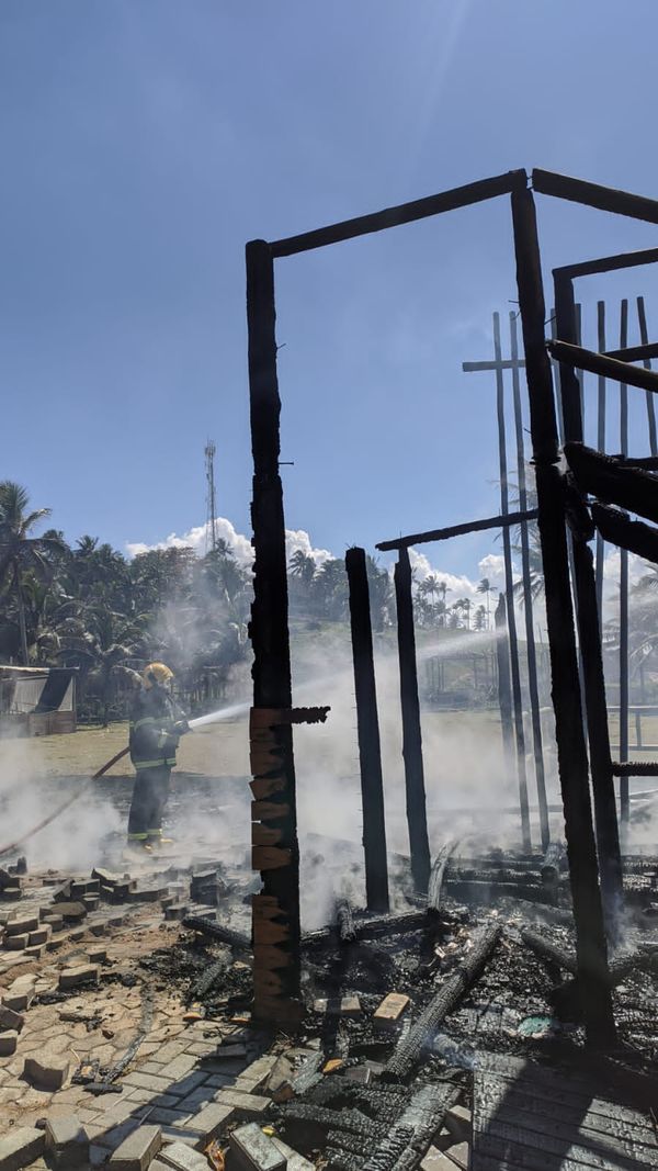 Incêndio atinge casa de shows em Guarapari por Corpo de Bombeiros/ Divulgação