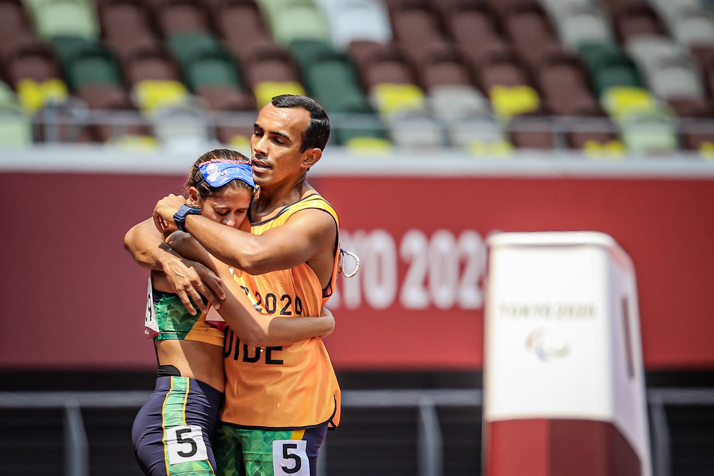 A Gazeta Paralimpíada Thalita Simplício Conquista A Medalha De Prata