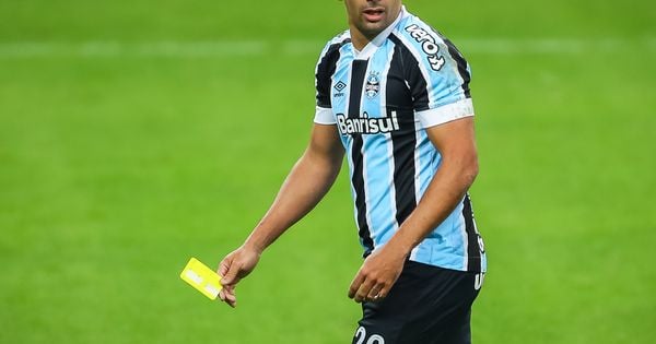 O Jogo da Velha dos jogadores!  Você venceria o nosso Jogo da Velha? 🤣  Tem que escolher um jogador que tenha passado pelos dois times e não  vale o Diego Souza!