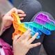 Imagem - Pop It: especialistas alertam para o uso consciente do brinquedo