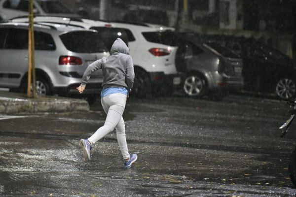 Semana começou com chuva na Grande Vitória por Fernando Madeira