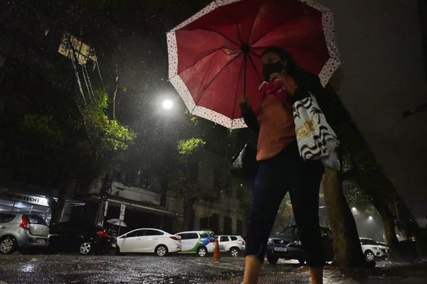 Semana começou com chuva na Grande Vitória por Fernando Madeira