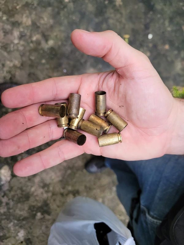 Cápsulas de munição encontradas durante operação no bairro Andorinhas