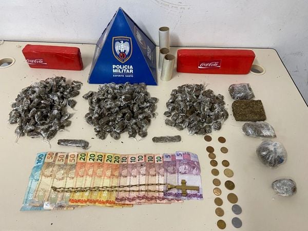 Jovem esvazia pneu de viatura e acaba preso com drogas em Colatina