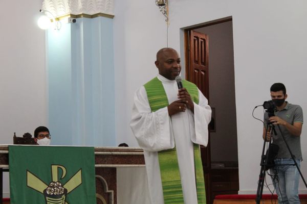 O padre Marcelo Pinto Pádua foi deixado na porta de uma casa em Aracruz há 41 anos