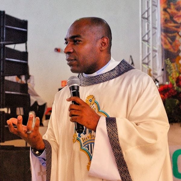 O padre Marcelo Pinto Pádua foi deixado na porta de uma casa em Aracruz há 41 anos