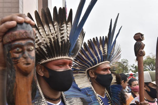 Grupo de indígenas protesta contra o Marco Temporal em frente à Assembleia Legislativa do ES por Ricardo Medeiros