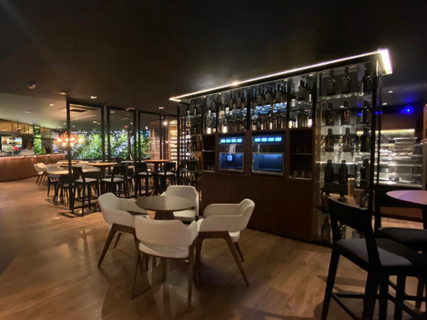 Ambiente do Empório 85 Wine Bar, em Domingos Martins