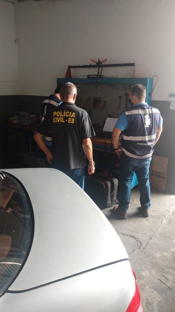As empresas são suspeitas de serem responsáveis por instalar kit gás, sem autorização do Instituto Nacional de Metrologia, Qualidade e Tecnologia (Inmetro) por Polícia Civil | Divulgação