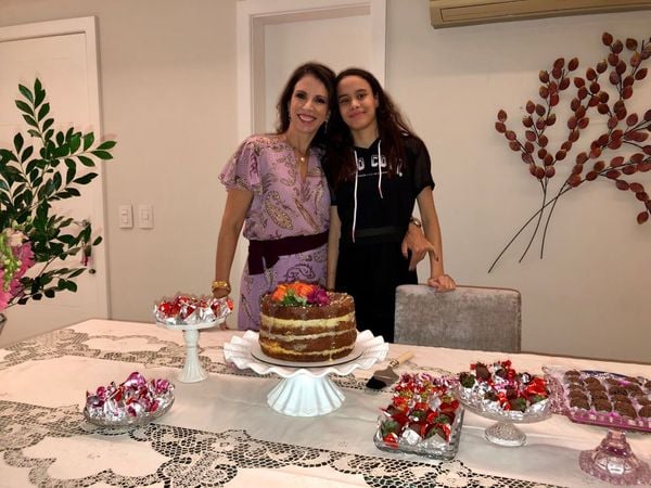A aniversariante Bianca Sandri e a filha Gabriela