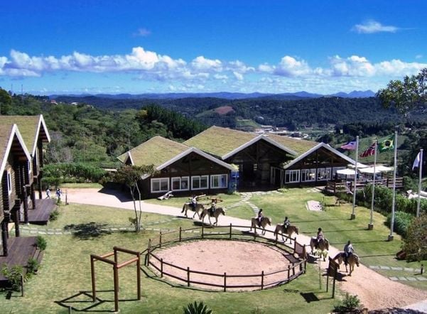 Cavalgada ecológica Fjordland, em Pedra Azul, onde está localizado o restaurante d'Bem