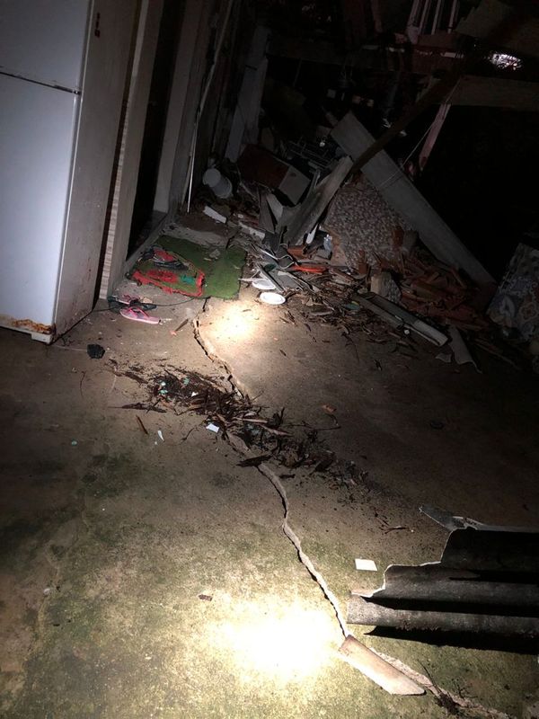 Laje de residência desabou no bairro Romão, em Vitória, na noite desta sexta-feira (3) por Divulgação | Corpo de Bombeiros