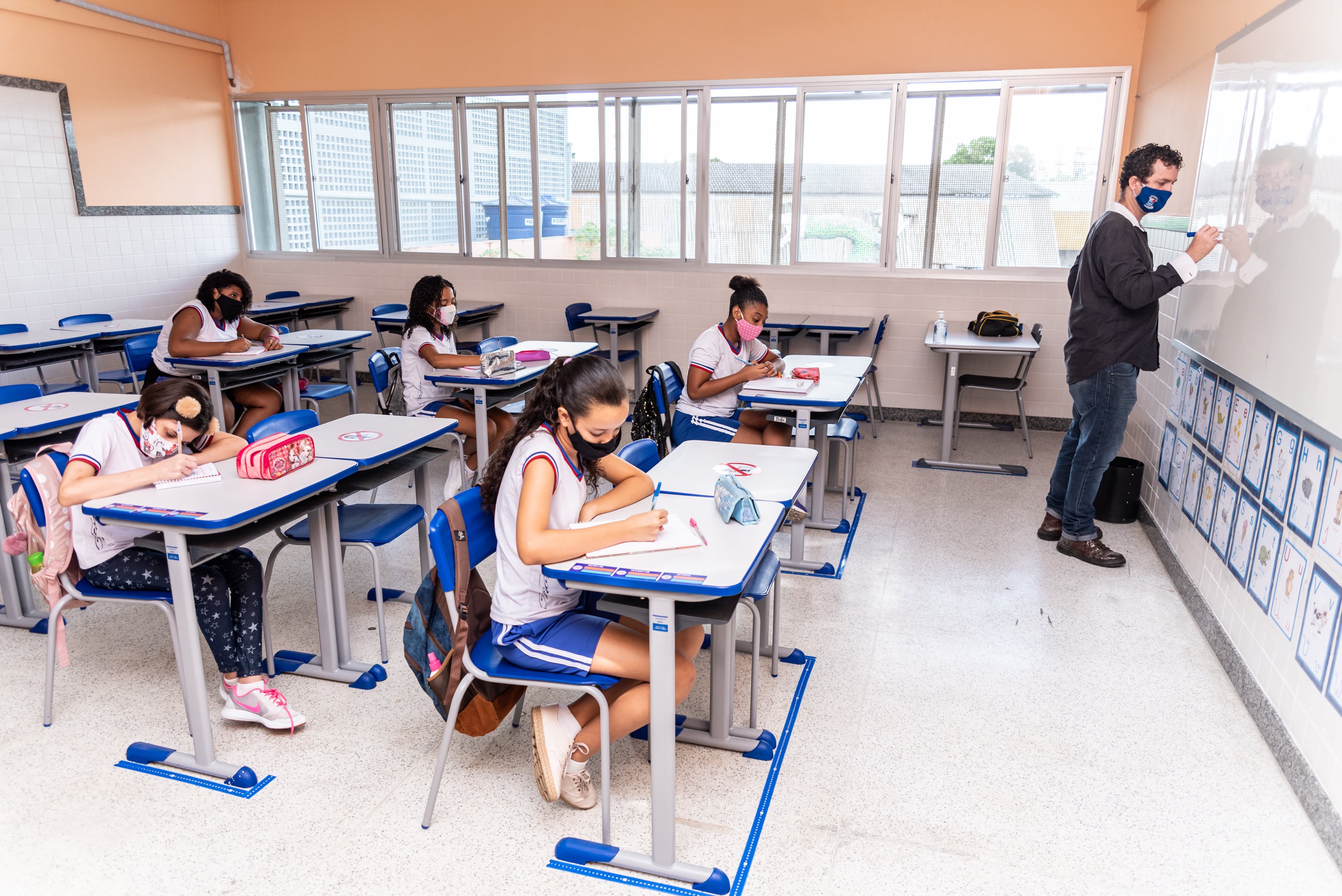 Medo frequenta as salas de aula