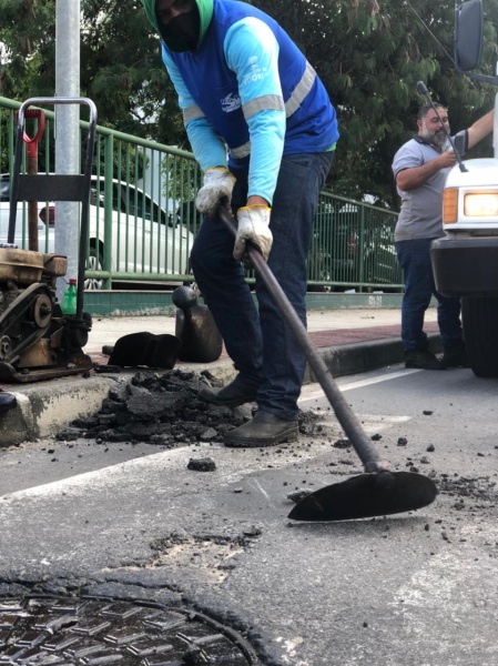 Operação tapa-buraco faz intervenções no asfalto de Vitória por Divulgação Prefeitura de Vitória
