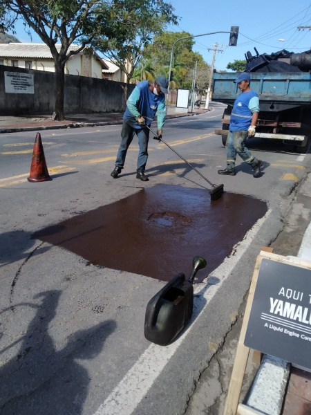 Operação tapa-buraco faz intervenções no asfalto de Vitória por Divulgação Prefeitura de Vitória
