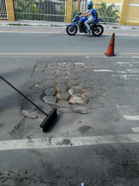 Operação tapa-buraco faz intervenções no asfalto de Vitória por Divulgação Prefeitura de Vitória