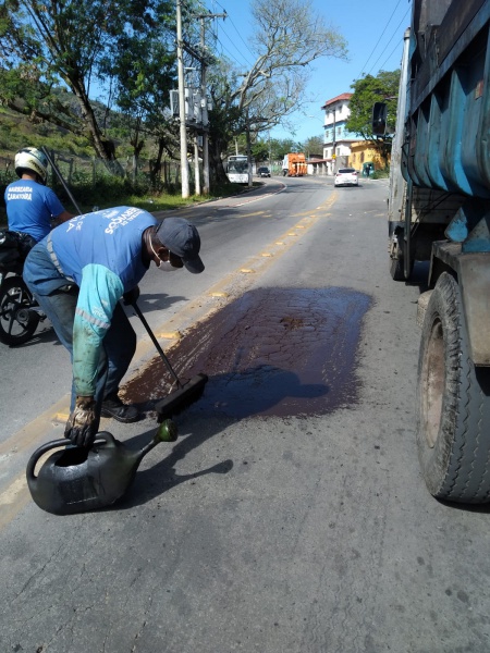 Operação tapa-buraco faz intervenções no asfalto de Vitória por Divulgação Prefeitura de Vitória