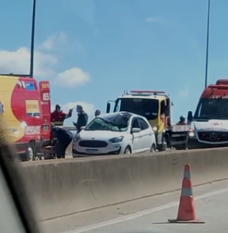 Acidente deixou motorista ferido na Terceira Ponte 