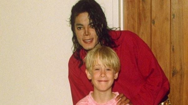 Michael Jackson e Macaulay Culkin nos anos 90 