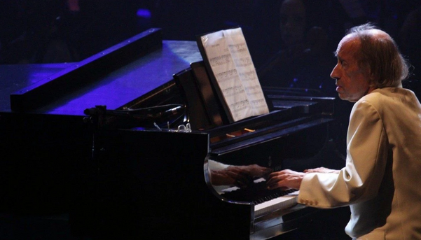 O pianista João Carlos Assis Brasil morreu, aos 76 anos, nesta segunda-feira (06), em decorrência de um infarto. 