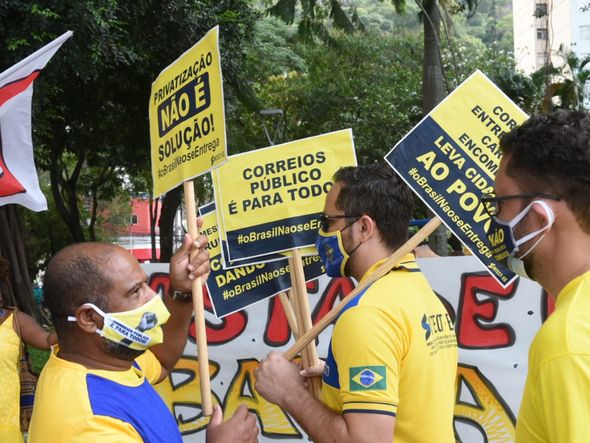 Grupo "Grito dos Excluídos" faz manifestação e Vitória por Carlos Alberto Silva