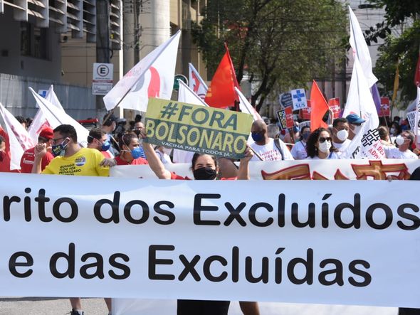Grupo "Grito dos Excluídos" faz manifestação e Vitória por Carlos Alberto Silva