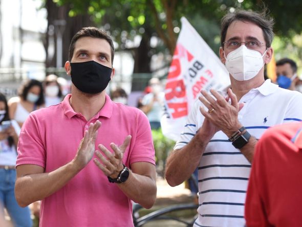 Grupo "Grito dos Excluídos" faz manifestação e Vitória por Carlos Alberto Silva