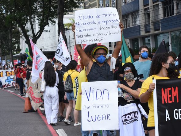 Grupo "Grito dos Excluídos" faz manifestação em Vitória por Carlos Alberto Silva