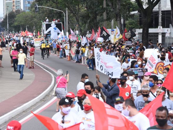 Grupo "Grito dos Excluídos" faz manifestação em Vitória por Carlos Alberto Silva